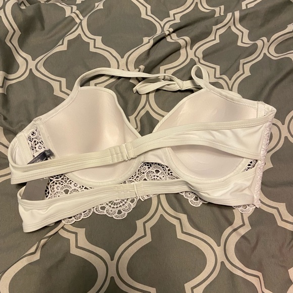 White bikini top. Aerie. 38C. New with tags. Never worn. - Picture 2 of 4
